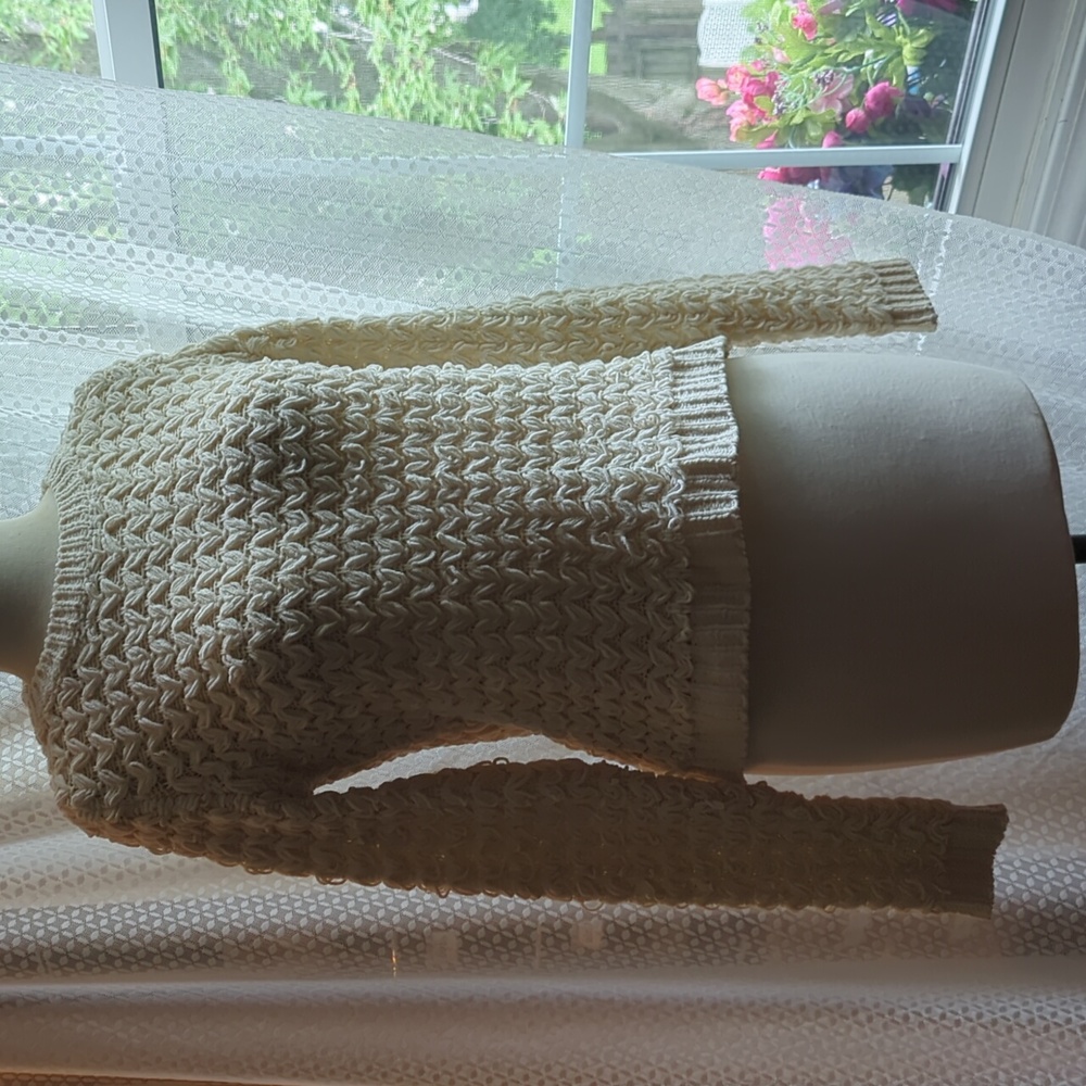 Line & Dot Cream Textured Sweater L